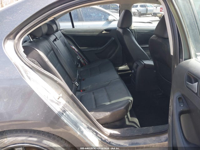 2014 Volkswagen Jetta 1.8t Se მანქანა იყიდება აუქციონზე, vin: 3VWD17AJ7EM238850, აუქციონის ნომერი: 44632974