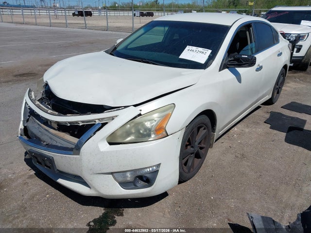 Nissan Altima 2.5 Sv 2015 1N4AL3AP8FC237275 Image 2
