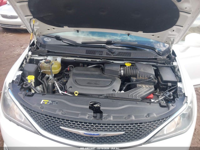 44633057 :رقم المزاد ، 2C4RC1BG7LR269329 vin ، 2020 Chrysler Pacifica Touring L مزاد بيع