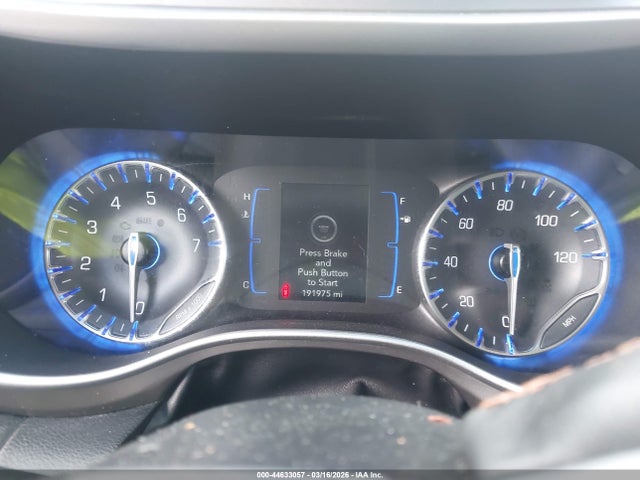 44633057 :رقم المزاد ، 2C4RC1BG7LR269329 vin ، 2020 Chrysler Pacifica Touring L مزاد بيع