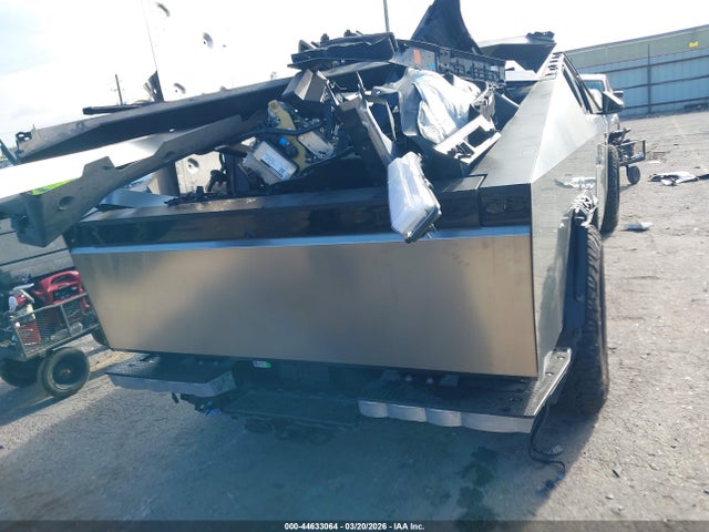 44633064 :رقم المزاد ، 7G2CEHED4RA048571 vin ، 2024 Tesla Cybertruck All-wheel Drive مزاد بيع