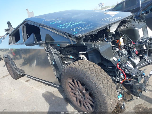 44633064 :رقم المزاد ، 7G2CEHED4RA048571 vin ، 2024 Tesla Cybertruck All-wheel Drive مزاد بيع