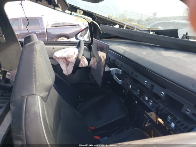 44633064 :رقم المزاد ، 7G2CEHED4RA048571 vin ، 2024 Tesla Cybertruck All-wheel Drive مزاد بيع