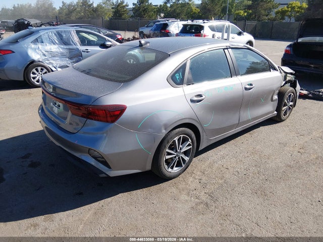 3KPF24AD8PE640536 KIA Forte Lxs