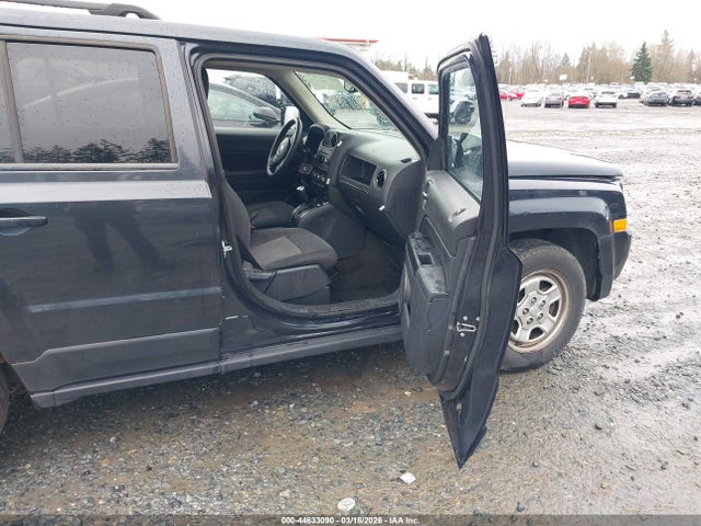 1C4NJPBB5GD526931 Jeep Patriot Sport