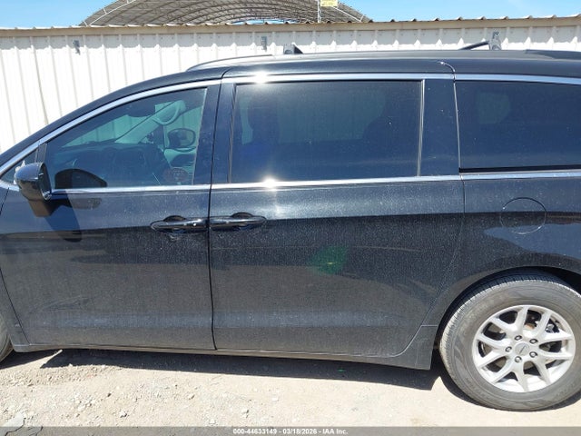 2021 Chrysler Voyager Lxi მანქანა იყიდება აუქციონზე, vin: 2C4RC1DG8MR504559, აუქციონის ნომერი: 44633149