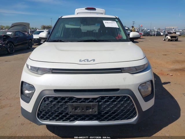 2022 Kia Soul Lx მანქანა იყიდება აუქციონზე, vin: KNDJ23AU6N7814959, აუქციონის ნომერი: 44633177