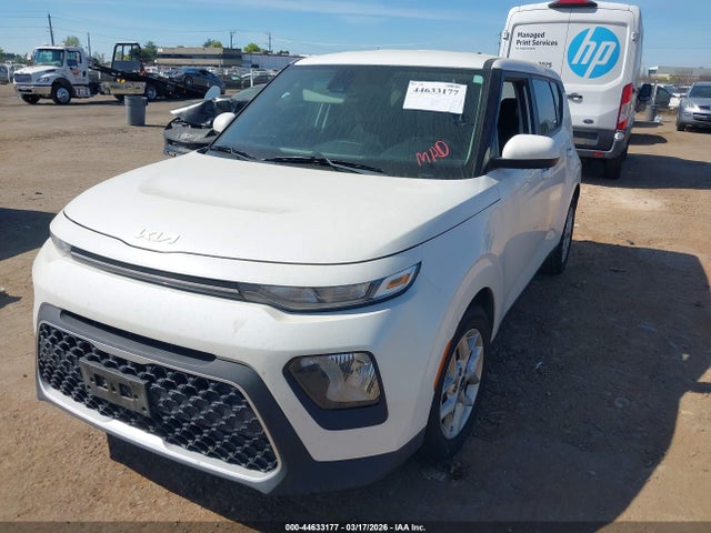 2022 Kia Soul Lx მანქანა იყიდება აუქციონზე, vin: KNDJ23AU6N7814959, აუქციონის ნომერი: 44633177