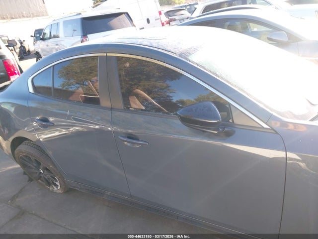 44633180 :رقم المزاد ، 3MZBPBCM1PM381411 vin ، 2023 Mazda Mazda3 2.5 S Carbon Edition مزاد بيع
