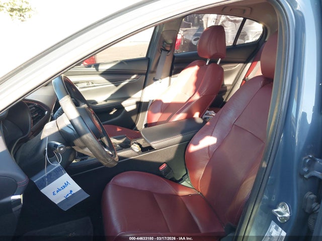 44633180 :رقم المزاد ، 3MZBPBCM1PM381411 vin ، 2023 Mazda Mazda3 2.5 S Carbon Edition مزاد بيع