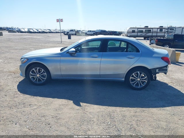 2016 Mercedes-benz C 300 4matic მანქანა იყიდება აუქციონზე, vin: 55SWF4KB5GU108381, აუქციონის ნომერი: 44633194