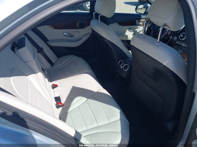 2016 Mercedes-benz C 300 4matic მანქანა იყიდება აუქციონზე, vin: 55SWF4KB5GU108381, აუქციონის ნომერი: 44633194