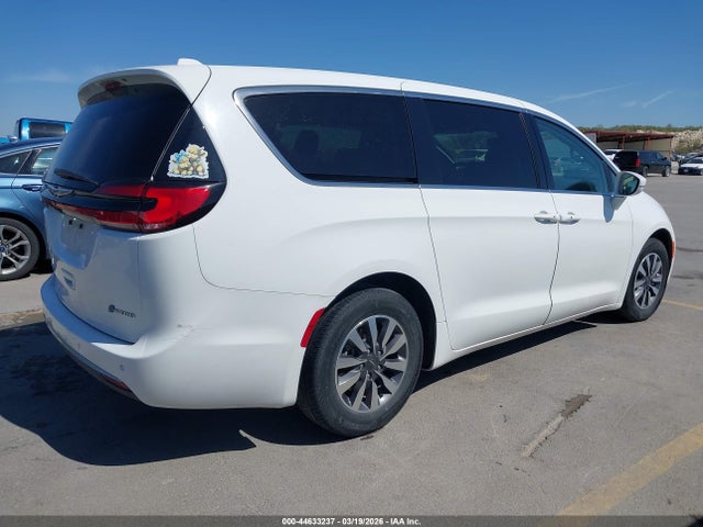 2022 Chrysler Pacifica Hybrid Touring L მანქანა იყიდება აუქციონზე, vin: 2C4RC1L71NR160964, აუქციონის ნომერი: 44633237