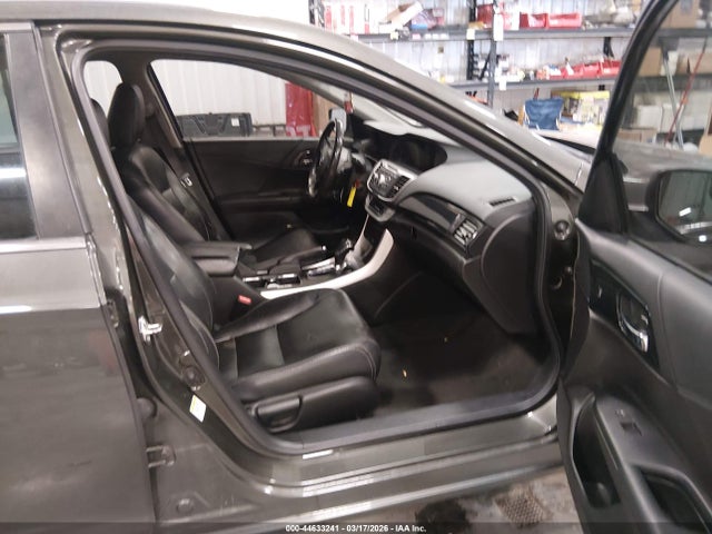 Продажа на аукционе авто 2015 Honda Accord Sport, vin: 1HGCR2F52FA091617, номер лота: 44633241