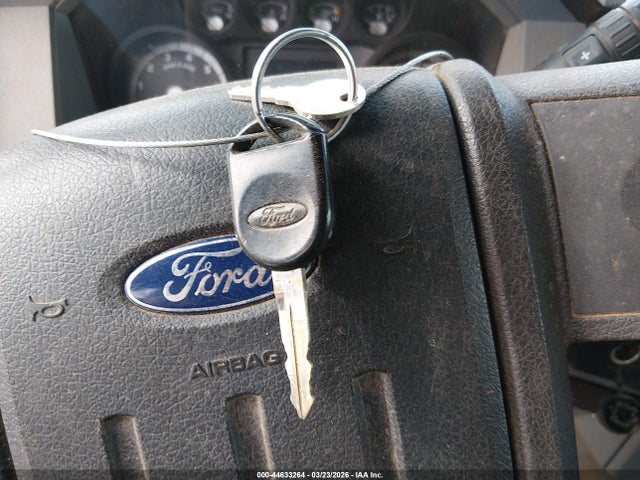 44633264 :رقم المزاد ، 1FT7X2B68BEC11637 vin ، 2011 Ford F-250 Xl مزاد بيع