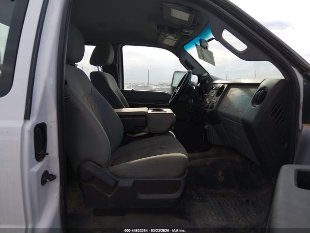 44633264 :رقم المزاد ، 1FT7X2B68BEC11637 vin ، 2011 Ford F-250 Xl مزاد بيع