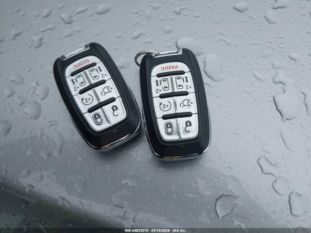 2017 CHRYSLER PACIFICA HYBRID 2C4RC1N70HR655190 Photo 10