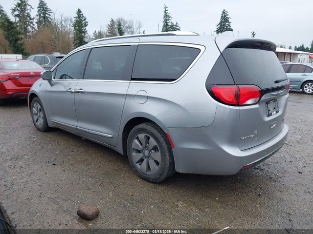 2017 CHRYSLER PACIFICA HYBRID 2C4RC1N70HR655190 Photo 2