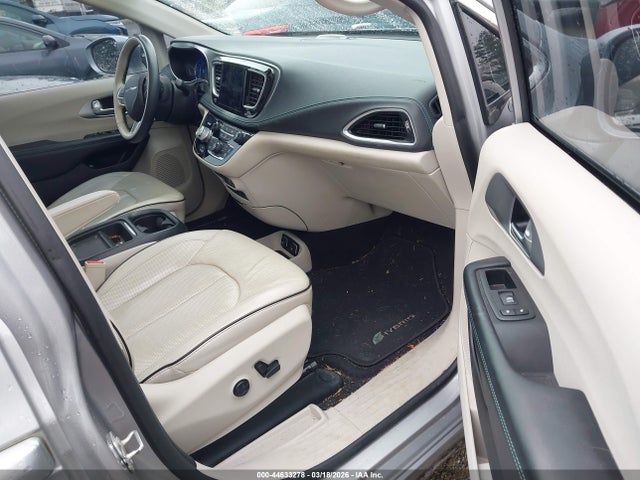 2017 CHRYSLER PACIFICA HYBRID 2C4RC1N70HR655190 Photo 4