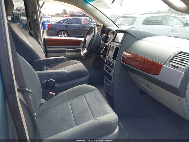 Продажа на аукционе авто 2009 Chrysler Town & Country Touring, vin: 2A8HR54169R589785, номер лота: 44633279