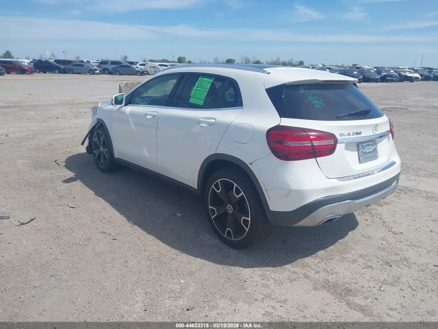 2019 Mercedes-benz Gla 250 მანქანა იყიდება აუქციონზე, vin: WDCTG4EB8KJ550726, აუქციონის ნომერი: 44633318