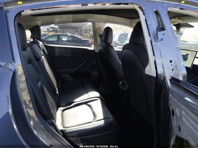 2022 Tesla Model Y Long Range Dual Motor All-wheel Drive მანქანა იყიდება აუქციონზე, vin: 7SAYGAEE6NF551408, აუქციონის ნომერი: 44633338