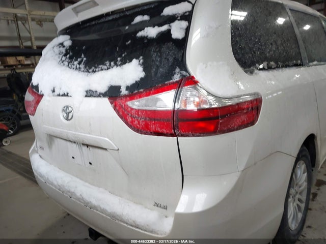 Продажа на аукционе авто 2017 Toyota Sienna Xle 8 Passenger, vin: 5TDYZ3DC4HS812165, номер лота: 44633382