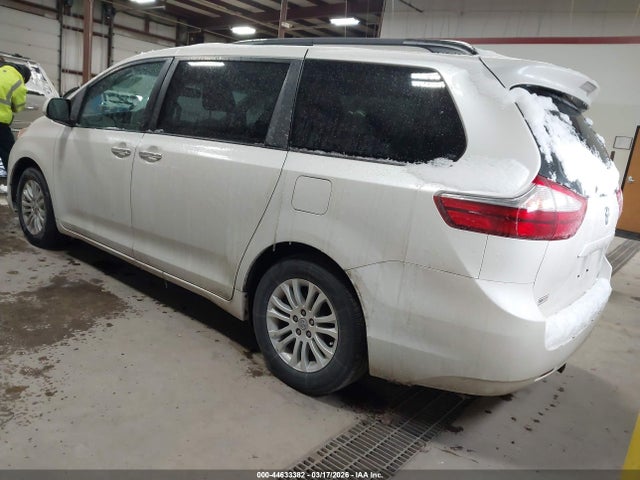 Продажа на аукционе авто 2017 Toyota Sienna Xle 8 Passenger, vin: 5TDYZ3DC4HS812165, номер лота: 44633382