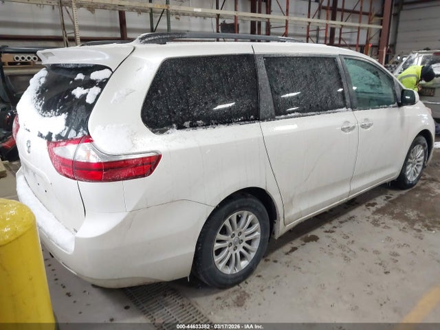 Продажа на аукционе авто 2017 Toyota Sienna Xle 8 Passenger, vin: 5TDYZ3DC4HS812165, номер лота: 44633382