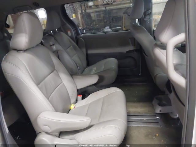 Продажа на аукционе авто 2017 Toyota Sienna Xle 8 Passenger, vin: 5TDYZ3DC4HS812165, номер лота: 44633382
