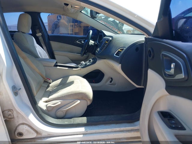 Продажа на аукционе авто 2015 Chrysler 200 Limited, vin: 1C3CCCAB3FN560018, номер лота: 44633416