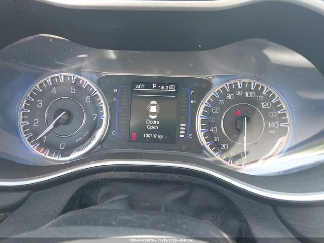Продажа на аукционе авто 2015 Chrysler 200 Limited, vin: 1C3CCCAB3FN560018, номер лота: 44633416