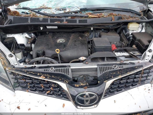 5TDXZ3DC5JS916715 Toyota Sienna Se 8 Passenger/se Premium 8 Passenger