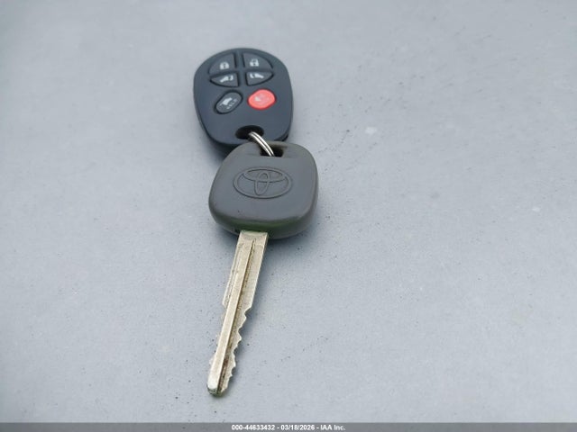 5TDXZ3DC5JS916715 Toyota Sienna Se 8 Passenger/se Premium 8 Passenger