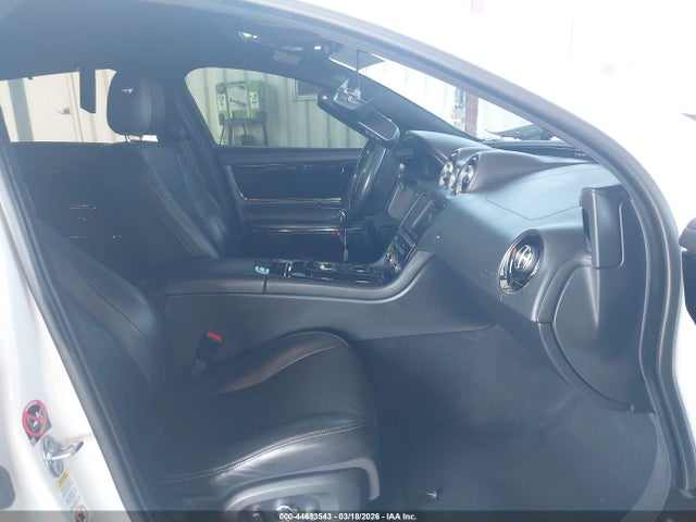 Продаж на аукціоні авто 2017 Jaguar Xj Xjl Portfolio, vin: SAJWA2G73H8W04288, номер лоту: 44633543