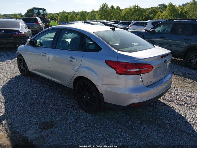 Ford FOCUS SE 2016 1FADP3F25GL201169 Image 3