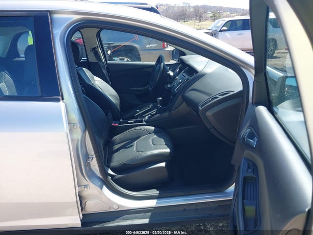 Ford FOCUS SE 2016 1FADP3F25GL201169 Image 5