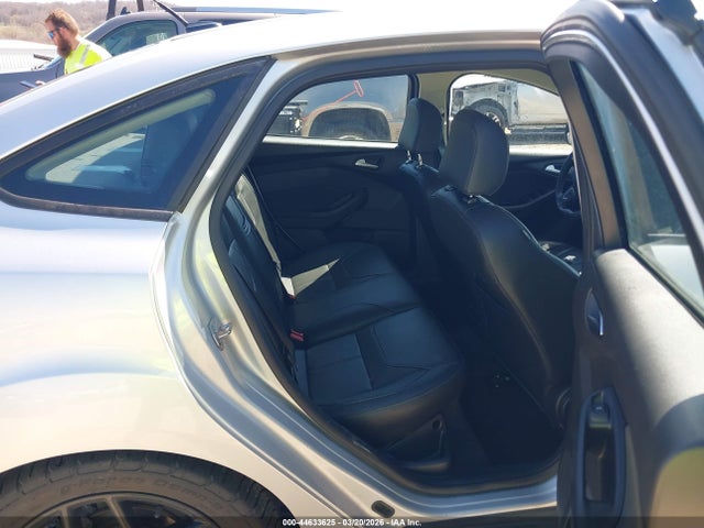 Ford FOCUS SE 2016 1FADP3F25GL201169 Image 8