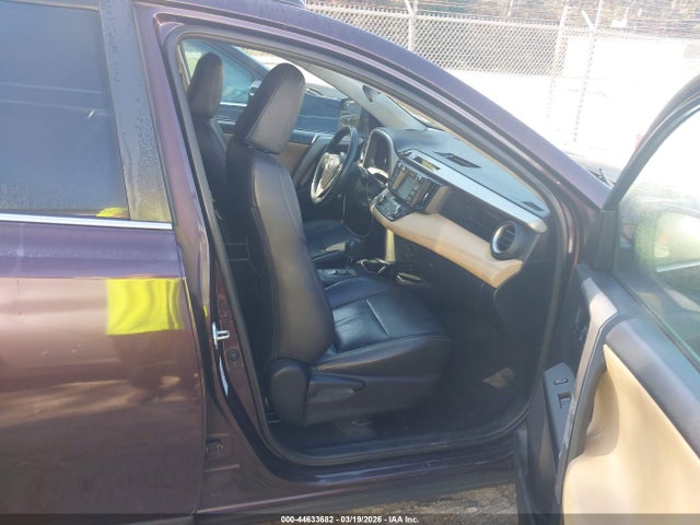 2T3WFREV8GW295033 Toyota Rav4 Xle