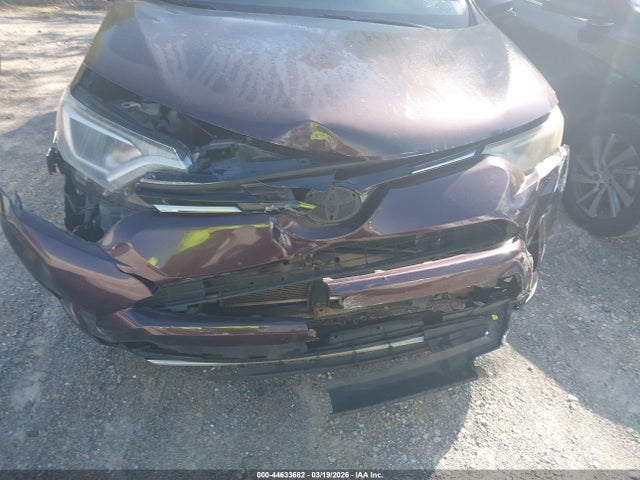 2T3WFREV8GW295033 Toyota Rav4 Xle