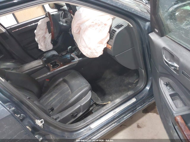 2008 Chrysler 300c მანქანა იყიდება აუქციონზე, vin: 2C3LK63H18H105122, აუქციონის ნომერი: 44633773