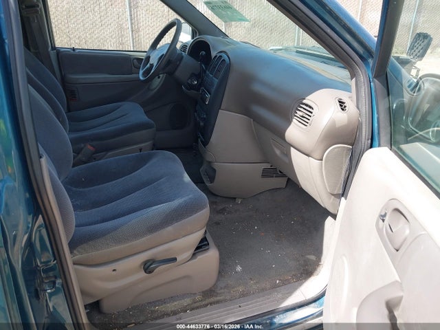 2002 CHRYSLER VOYAGER 1C4GJ25BX2B538844 Photo 4