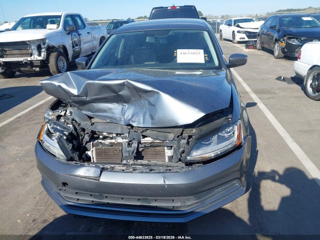 44633825 :رقم المزاد ، 3VW2B7AJ4HM352751 vin ، 2017 Volkswagen Jetta 1.4t S مزاد بيع