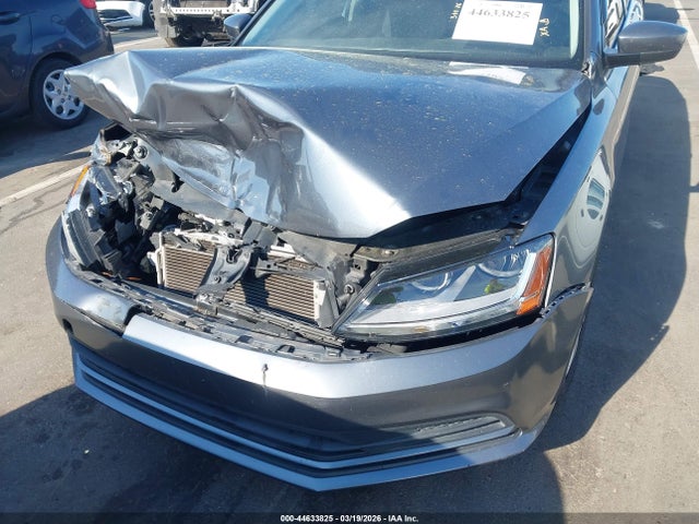44633825 :رقم المزاد ، 3VW2B7AJ4HM352751 vin ، 2017 Volkswagen Jetta 1.4t S مزاد بيع