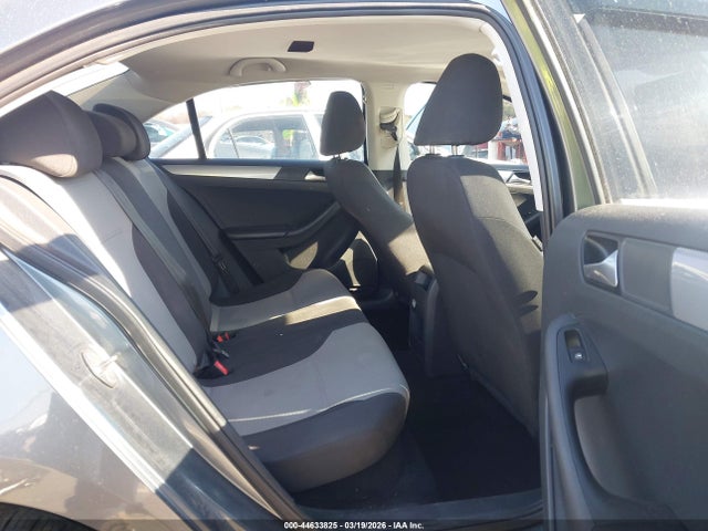 44633825 :رقم المزاد ، 3VW2B7AJ4HM352751 vin ، 2017 Volkswagen Jetta 1.4t S مزاد بيع