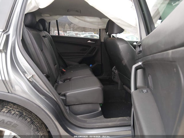 44633828 :رقم المزاد ، 3VV2B7AX4JM036264 vin ، 2018 Volkswagen Tiguan 2.0t Se/2.0t Sel مزاد بيع