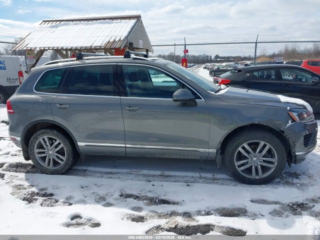 2016 Volkswagen Touareg Vr6 Lux მანქანა იყიდება აუქციონზე, vin: WVGEF9BP5GD012310, აუქციონის ნომერი: 44633829