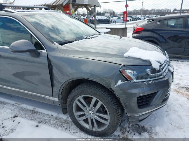 2016 Volkswagen Touareg Vr6 Lux მანქანა იყიდება აუქციონზე, vin: WVGEF9BP5GD012310, აუქციონის ნომერი: 44633829