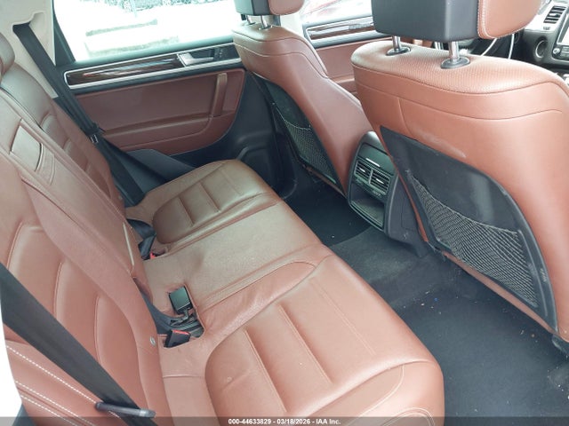2016 Volkswagen Touareg Vr6 Lux მანქანა იყიდება აუქციონზე, vin: WVGEF9BP5GD012310, აუქციონის ნომერი: 44633829