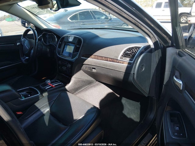 2017 CHRYSLER 300C 2C3CCAEG7HH590791 Photo 4